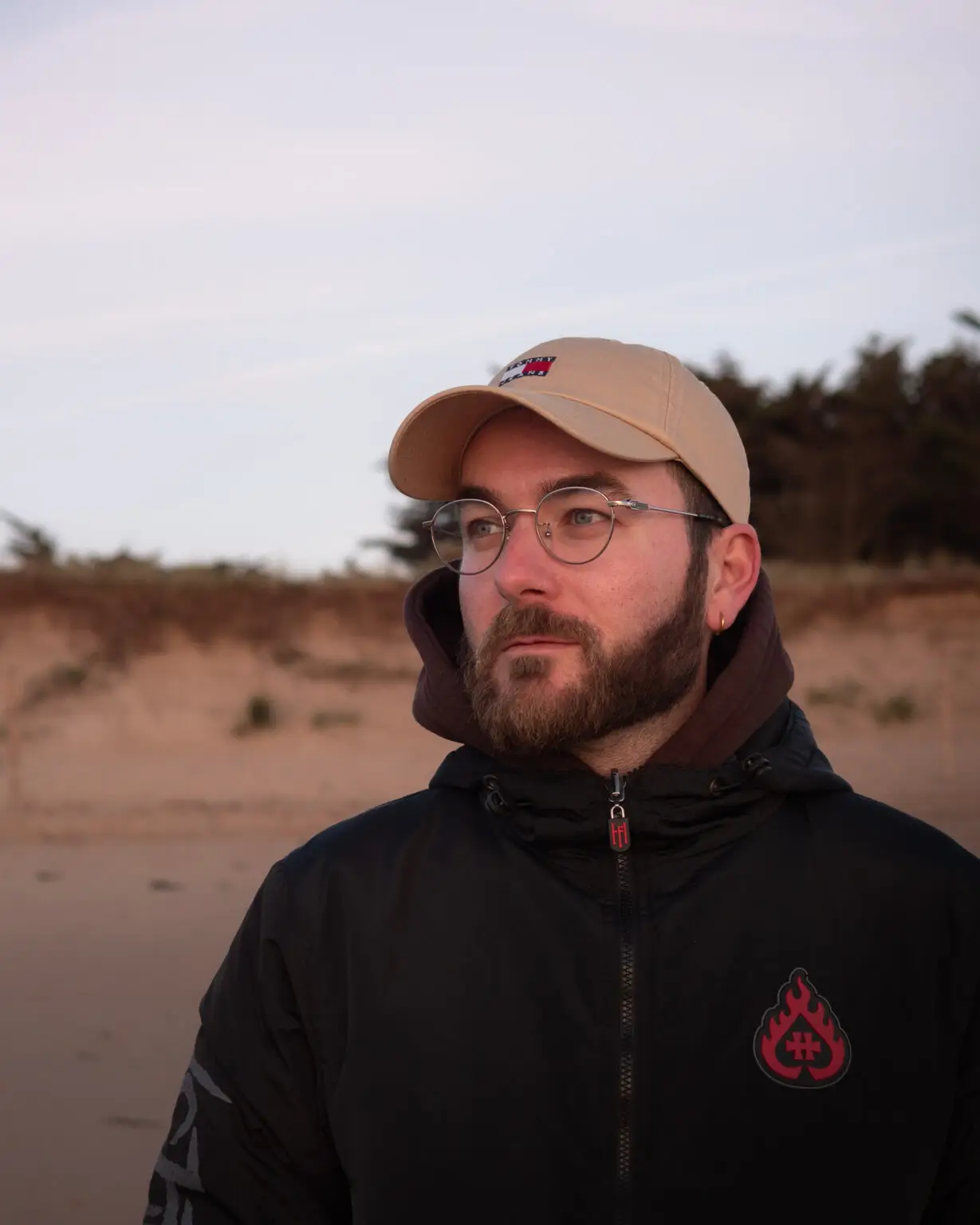 Photographie portrait de l'écrivain de romans de fantasy Maxime BRYANT