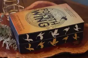 Top 5 de livres à lire après le roman Fourth Wing de Rebecca Yarros